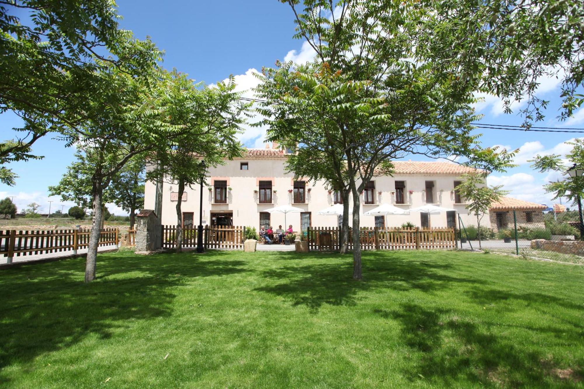 Hotel La Fonda De La Estacion La Puebla De Valverde Zewnętrze zdjęcie